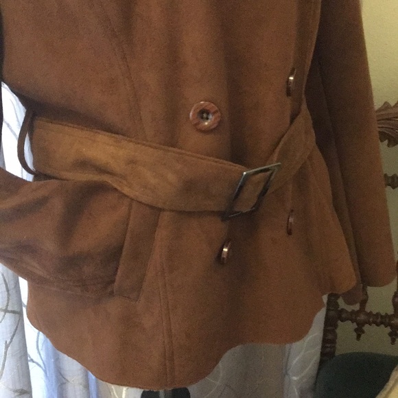 🍁Gorgeous Faux Fur Double-breasted Jacket🍁 - Picture 3 of 6